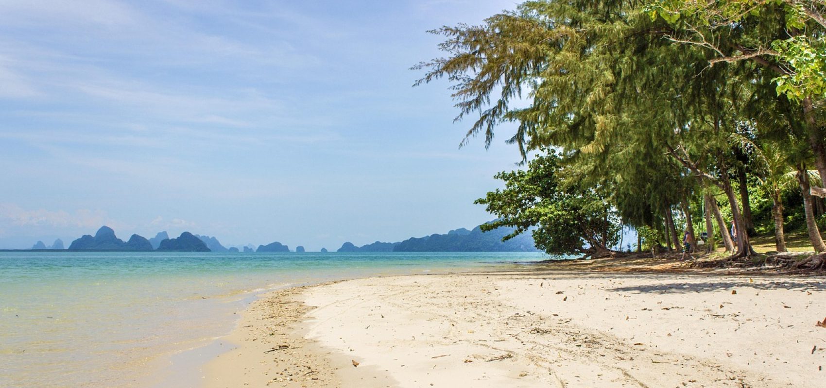 beach-2404709_1280