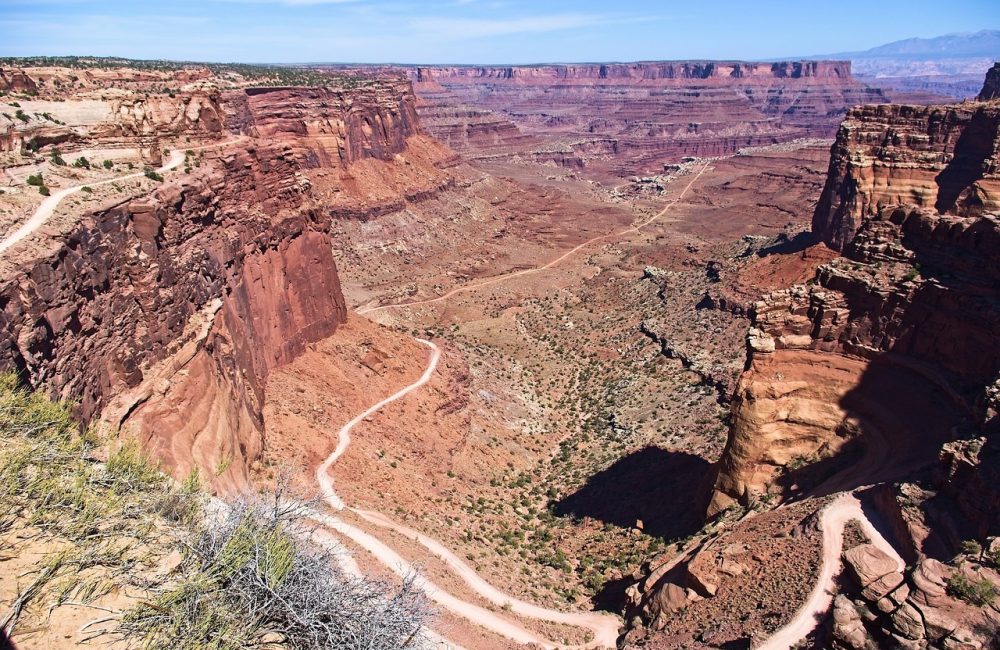 canyonlands-shafer-canyon-road-3982830_1280
