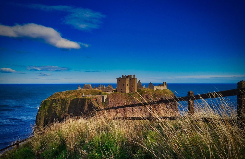 castle-3793875_1920
