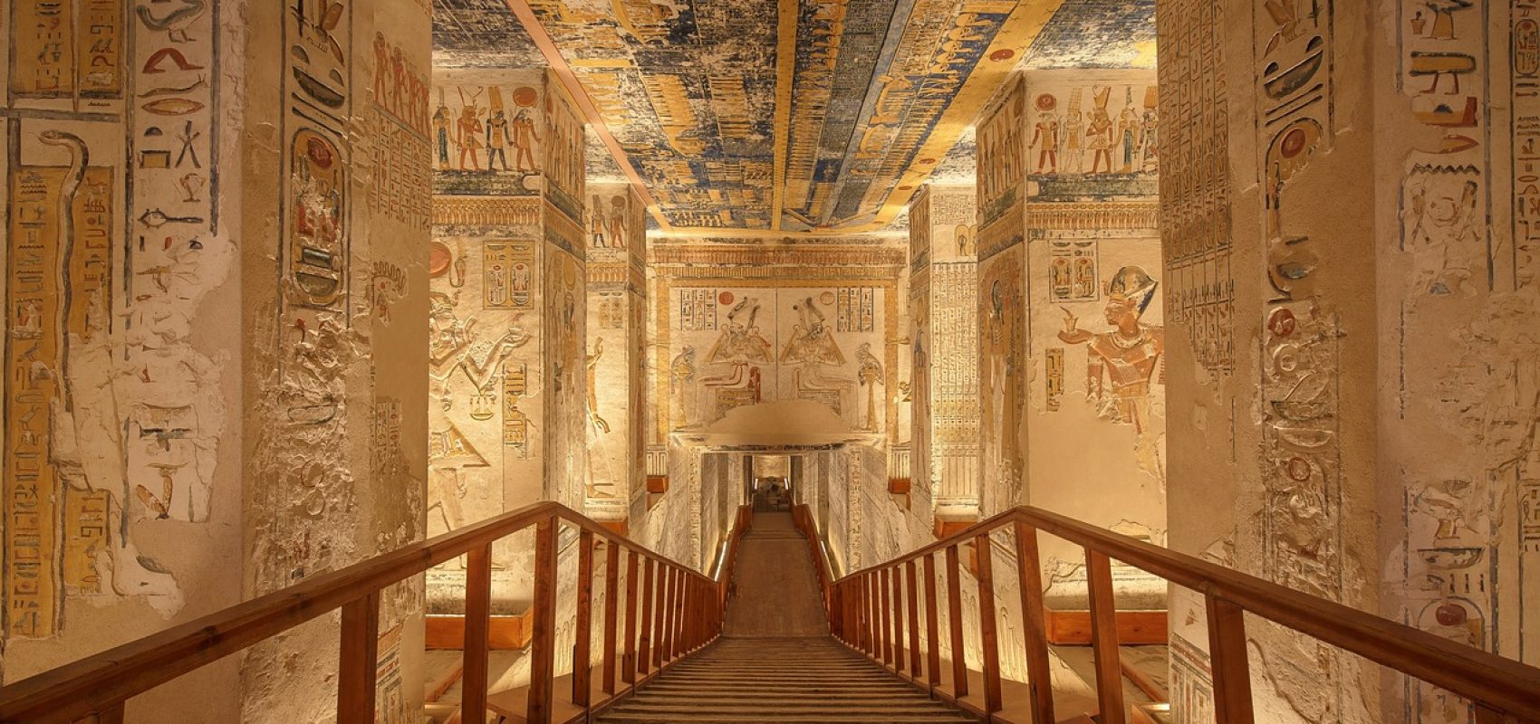 tomb-4300251_1280