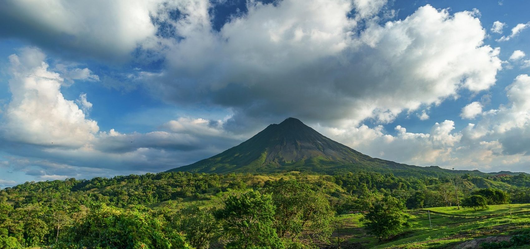volcano-2355772_1280